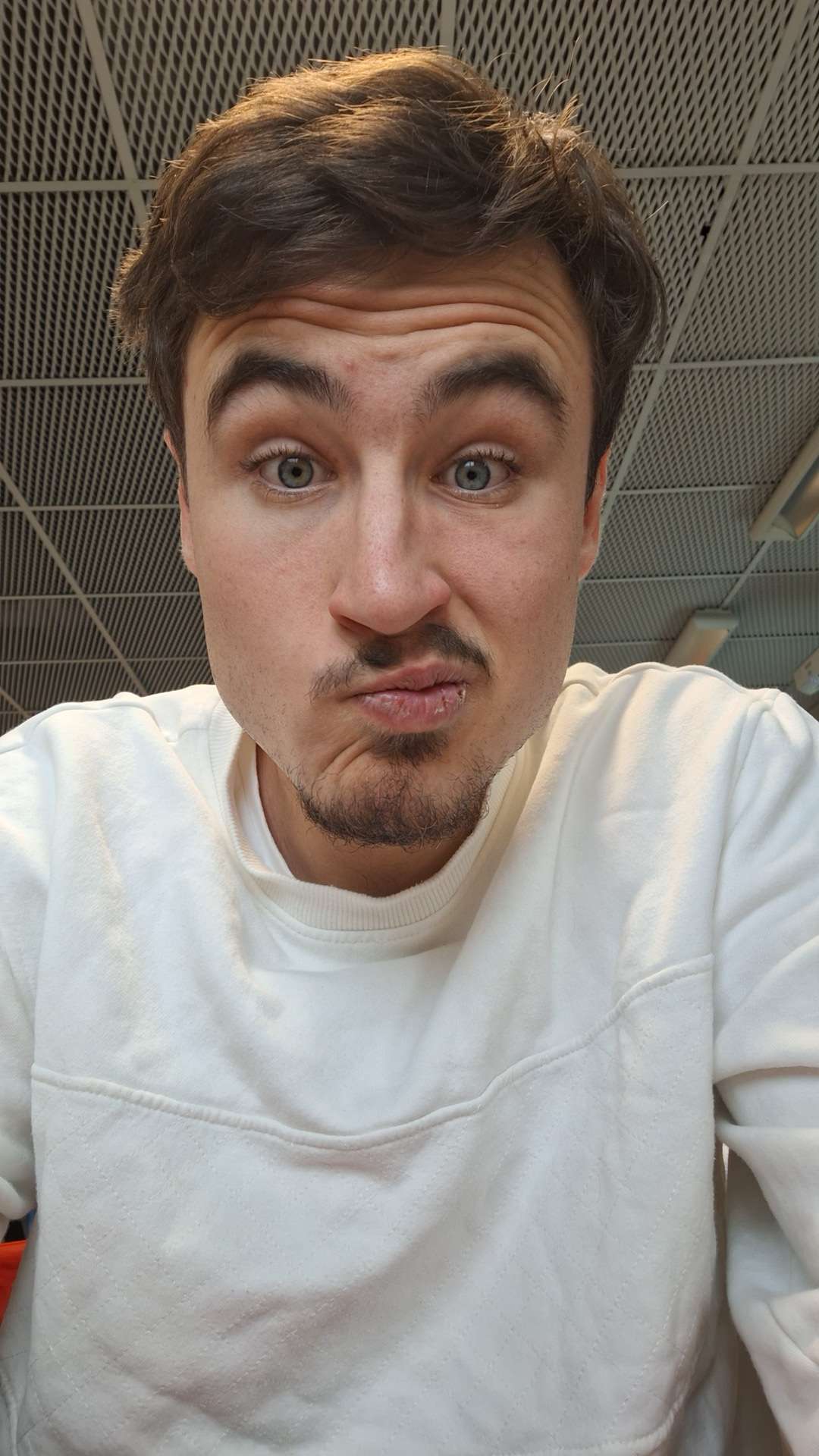 Profil de Allen, 18 ans, Trav à Stoke