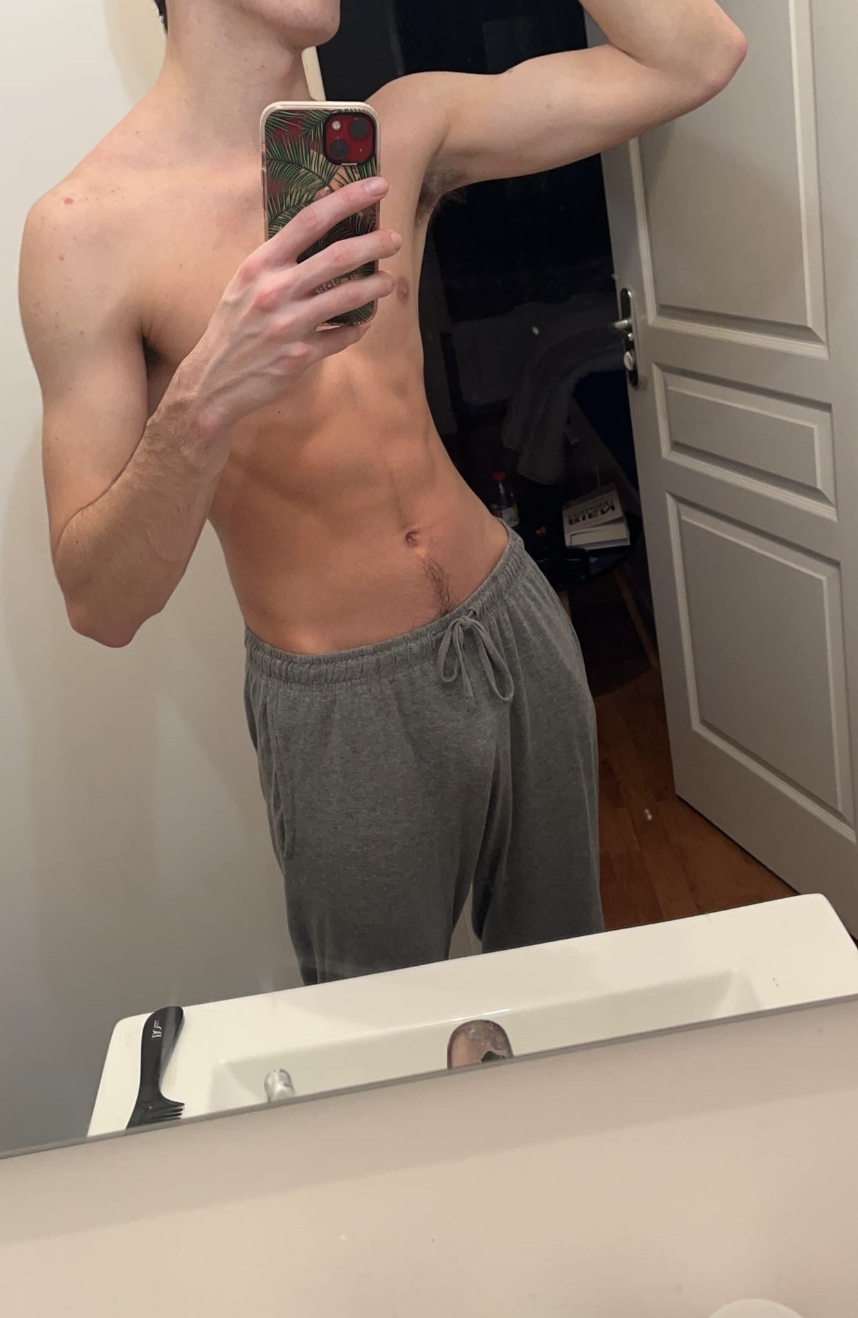 Profil de Roni, 24 ans, Trav à St. Mary's